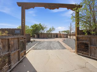 3907 3rd St NW, Albuquerque, NM 87107