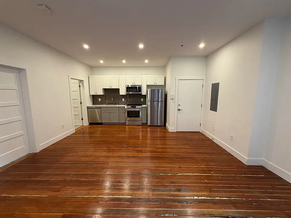 4 Elliot St #9
