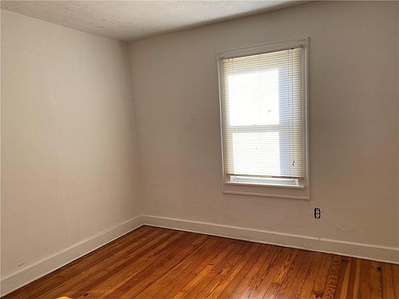 5th image of 4943 W 11th St #45