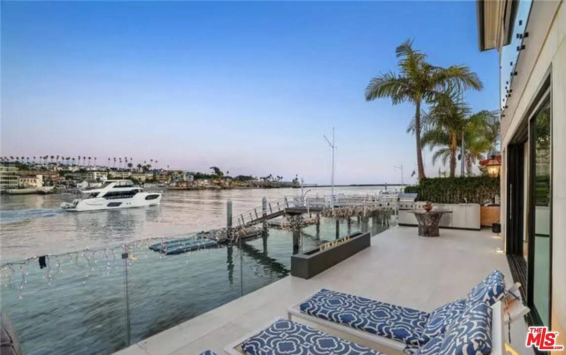 5 bed, 8.0 bath, 4337 sqft, $75,000 — Photo 1