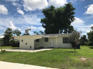 7561 Eaton St, Hollywood, FL 33024