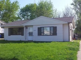 4076 N Camelot Dr, Decatur, IL 62526