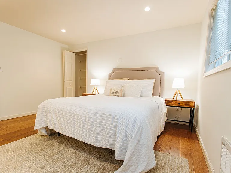 3015 Queen Anne Ave N. — Photo 8