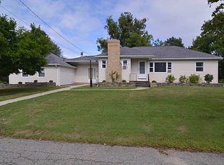 35 Cliff Dr, Bristol, RI 02809