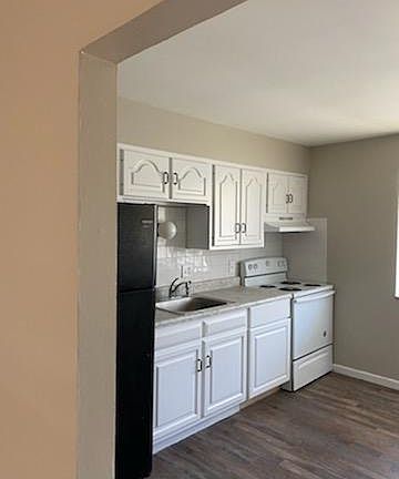 2nd image of 3349 Brierhall Dr #3