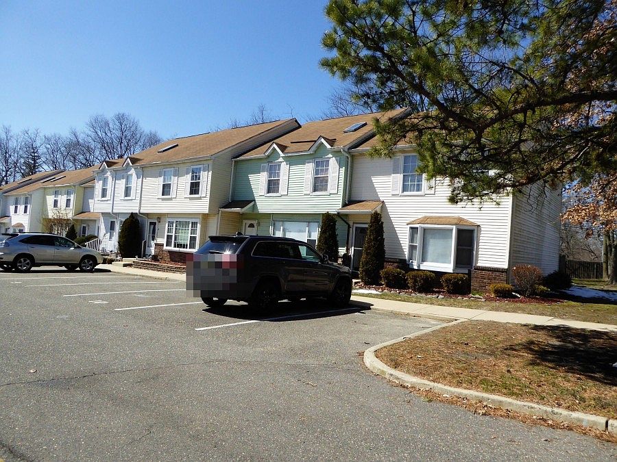2nd image of 13 Kim Ct