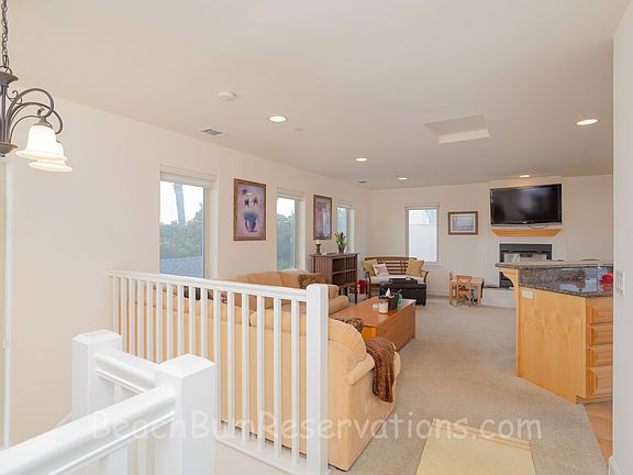 5th image of 436 Stimson Ave Unit 2