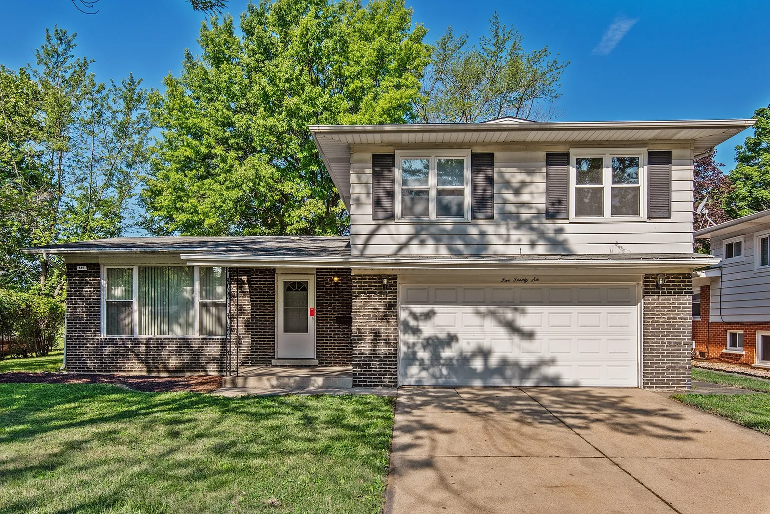 18610 Maple Ave photo 1