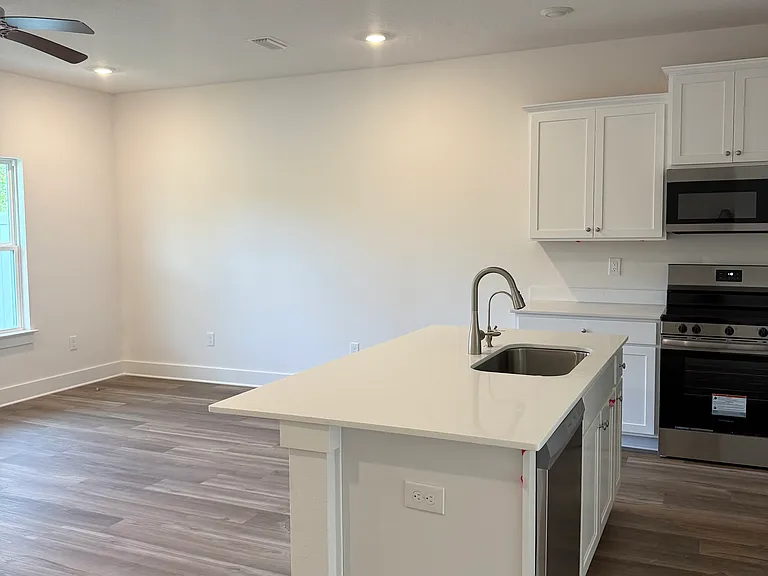 165 Hawk St — Photo 5