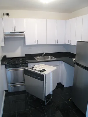 Rented by City Connections Realty | media 6