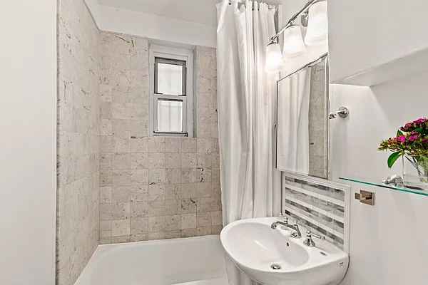 Sold by HomeDax Real Estate | media 14