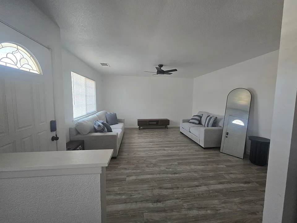 1875 Idlewood Cir