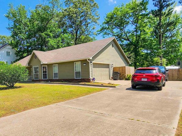 1009 S Richardson Place Dr, Bryant, AR 72022