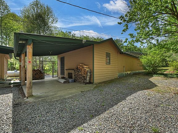 27th image of 111 Candlewood Ln