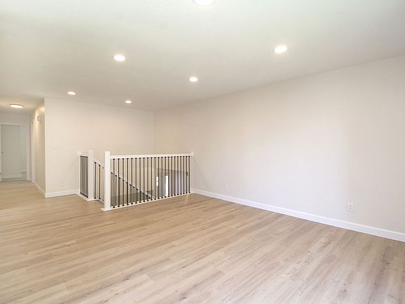 4th image of 181 Kathy Dr