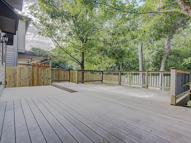 7337 Menchaca Rd #22 — Photo 23