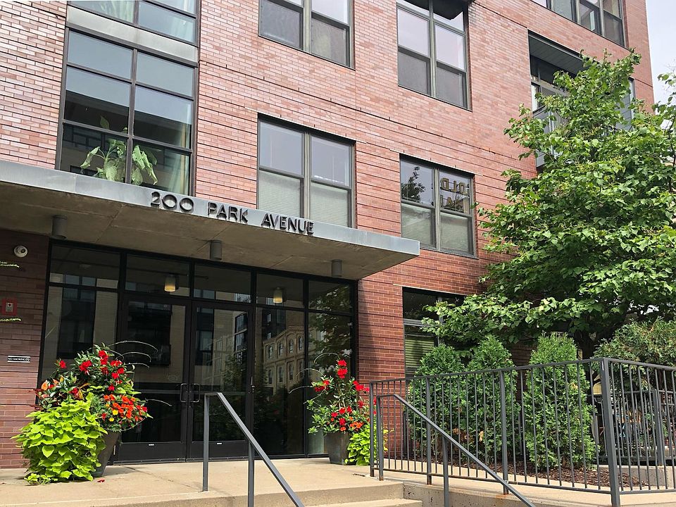 1st image of 200 Park Ave Unit 201
