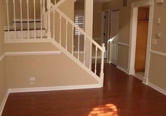 3rd image of 1060 Lakewood Cir