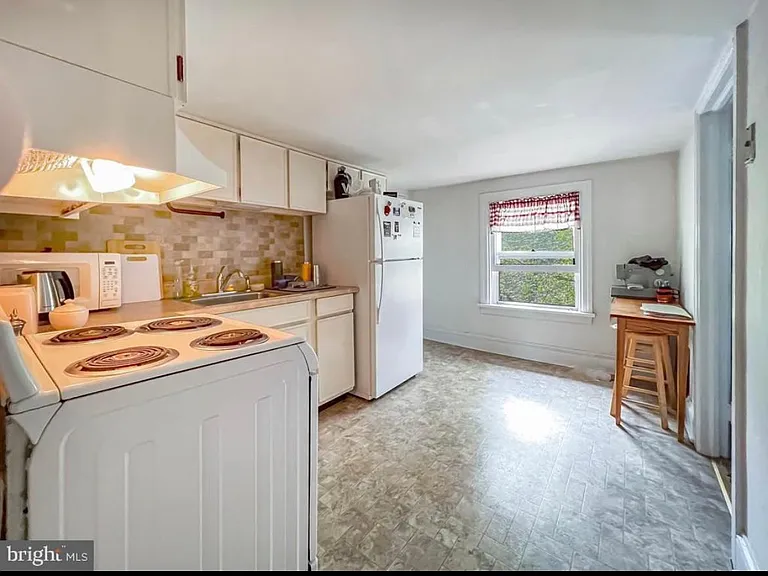 119 W Maple Ave #3 — Photo 2