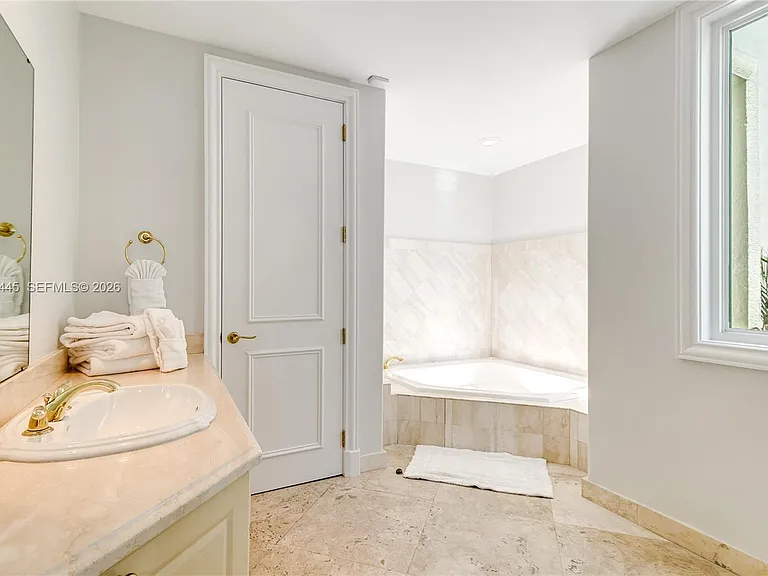 709 Idlewyld Dr — Photo 42