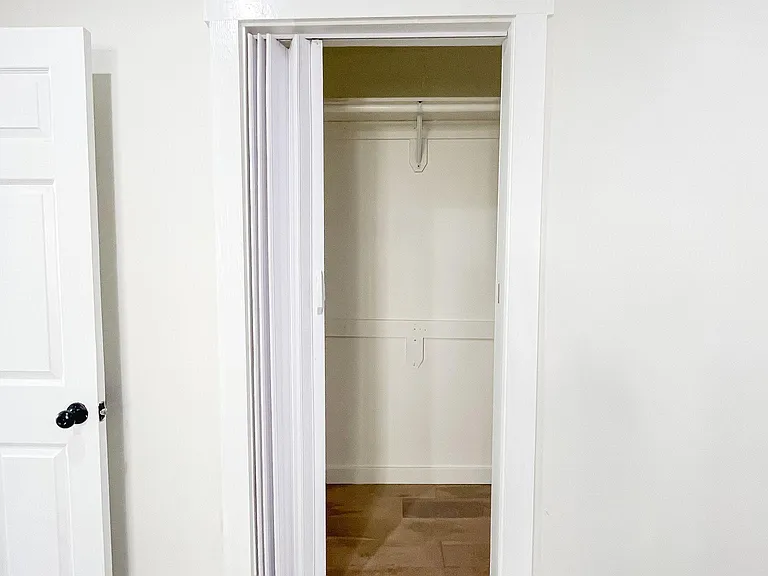 4917 Baltimore St #1/2 — Photo 5