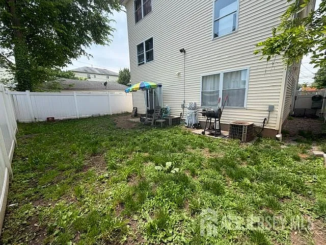 1 bed, 1.0 bath, 550 sqft, $2,000 — Photo 2