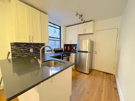 Rented by Capri Jet Realty Corp | media 12