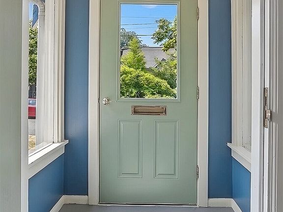 4th image of 338 NW 79th Street