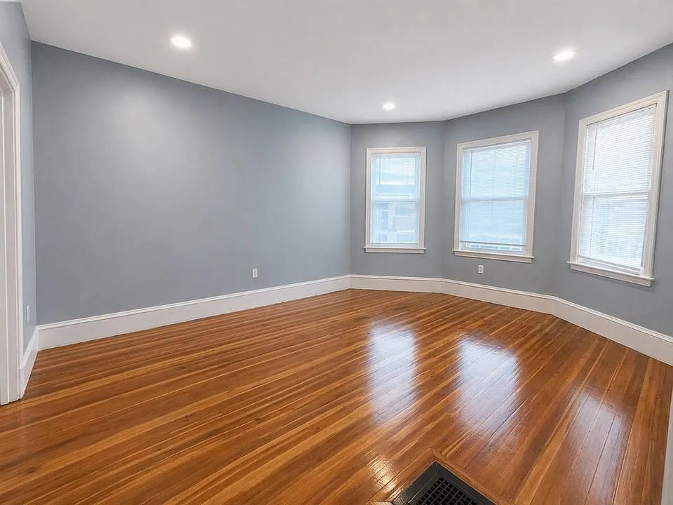 9 Nightingale St #2
