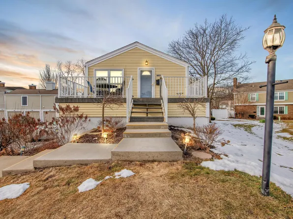 21264 E Glen Haven Cir, Northville, MI 48167