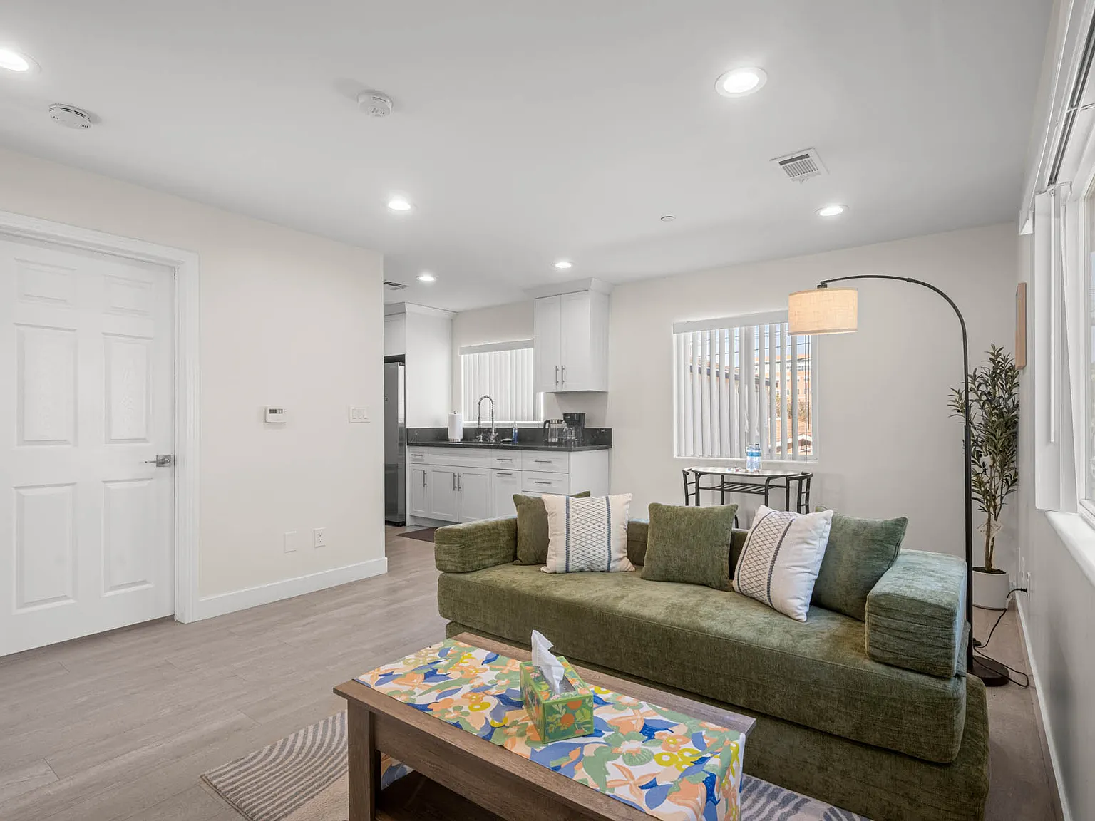1 bed, 2577 sqft, $3,000 — Photo 1