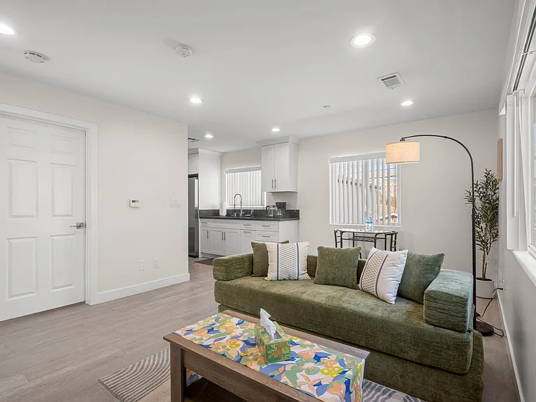2239 N Niagara St #103 — Photo 1