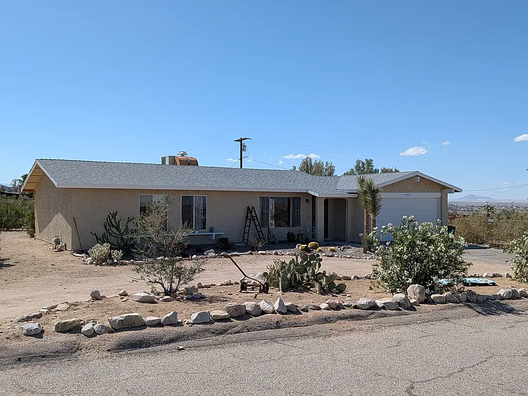 7580 Kellogg Ave — Photo 1