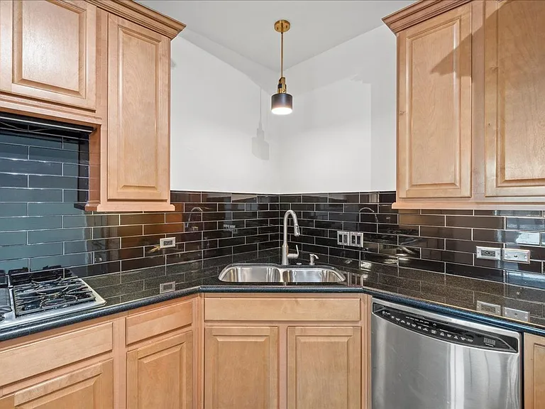 360 E Desert Inn Rd #407 — Photo 18