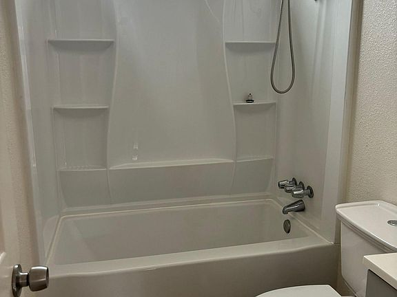 5th image of 12614 Julian Ave Unit A