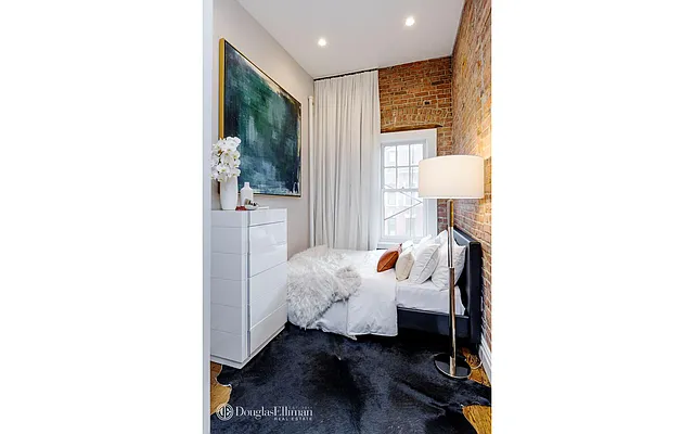 Rented by Douglas Elliman | media 29