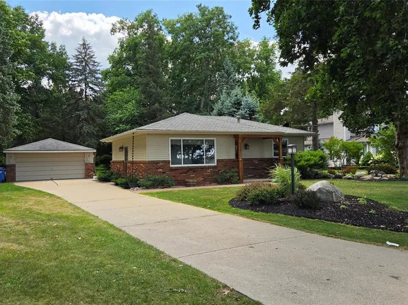 4357 Skusa Dr, Brighton, MI 48116