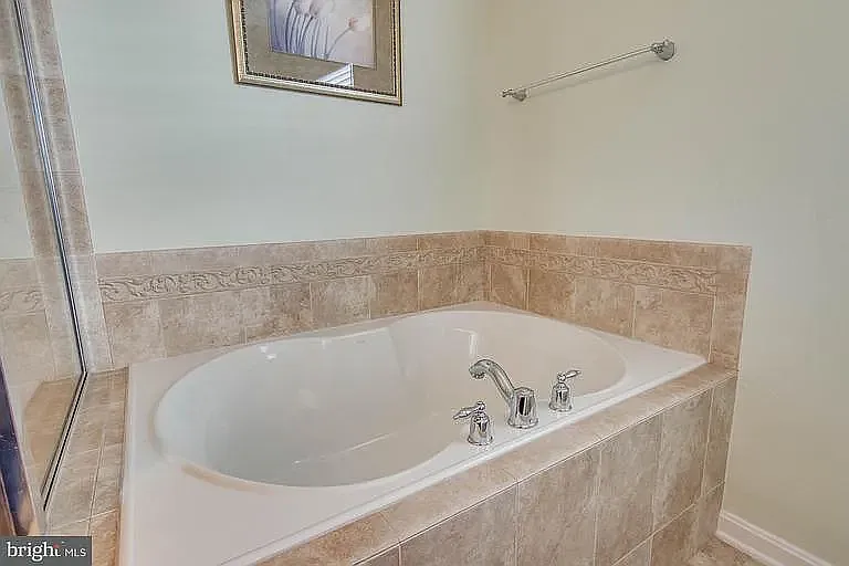108 Carriage Hill Dr — Photo 7