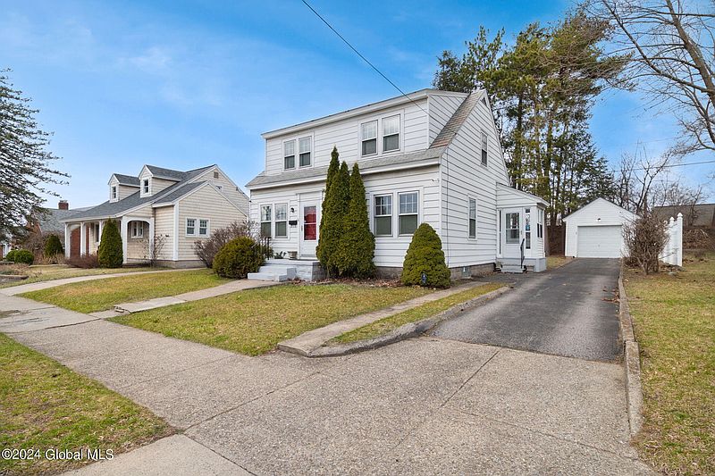 2nd image of 16 Selden Street