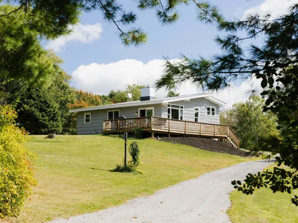 21 Split Oak Circle, Chesterfield, NH 03443