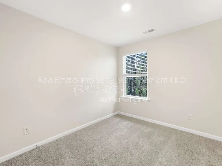 9128 Lowfalls Ln — Photo 16