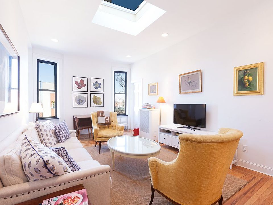 1st image of 634 10th St APT 4R