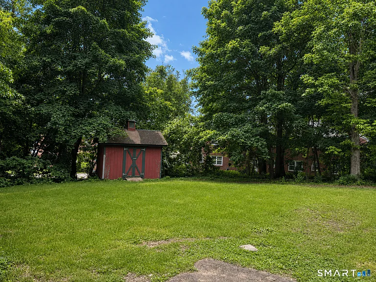 7 Seminary Rd — Photo 3