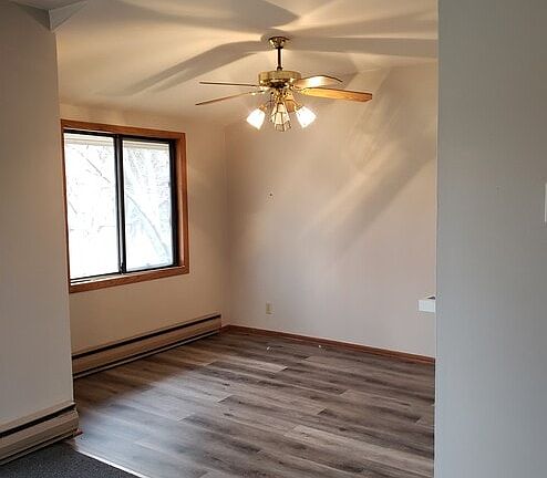 5th image of 401 Cheviot Chas Unit 1