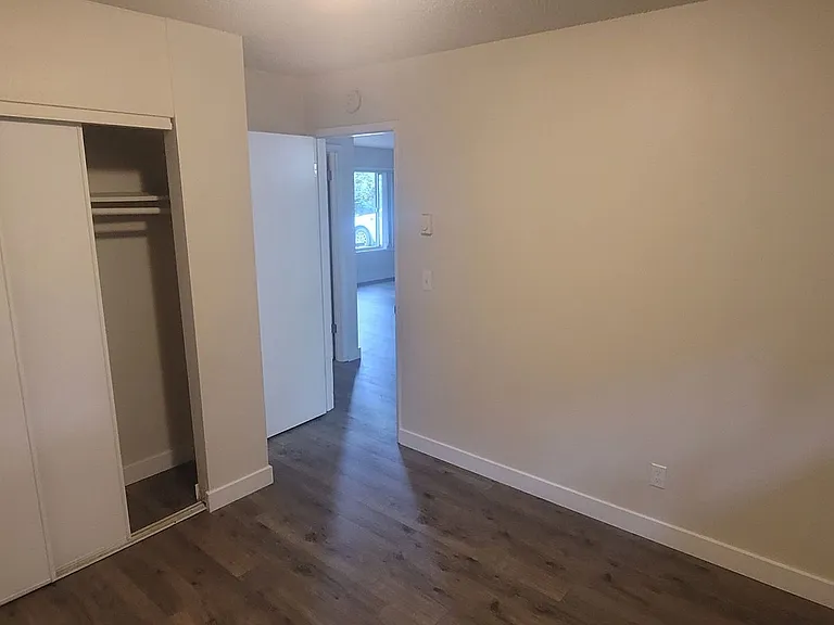 17316 E Burnside St — Photo 7