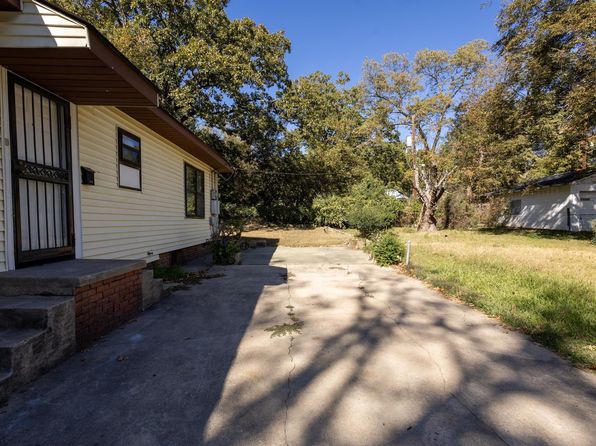 little-rock-arkansas-82835675 picture