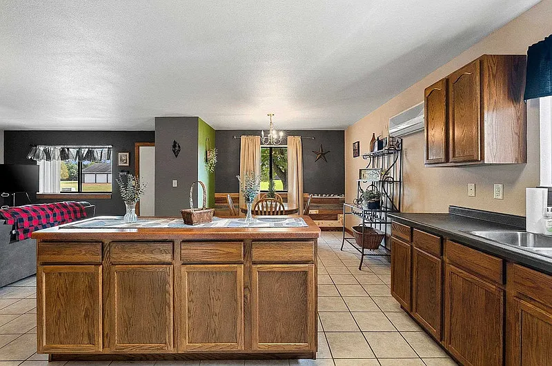 2 bed, 1.0 bath, $1,199 — Photo 4