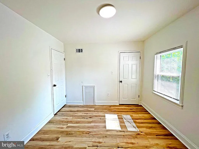 7009 Hawthorne St — Photo 13