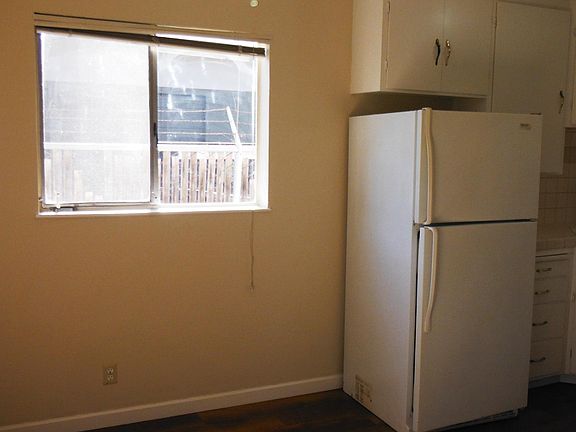 3rd image of 940 Parker Ct APT 6