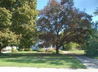 208 N River St, Batavia, IL 60510